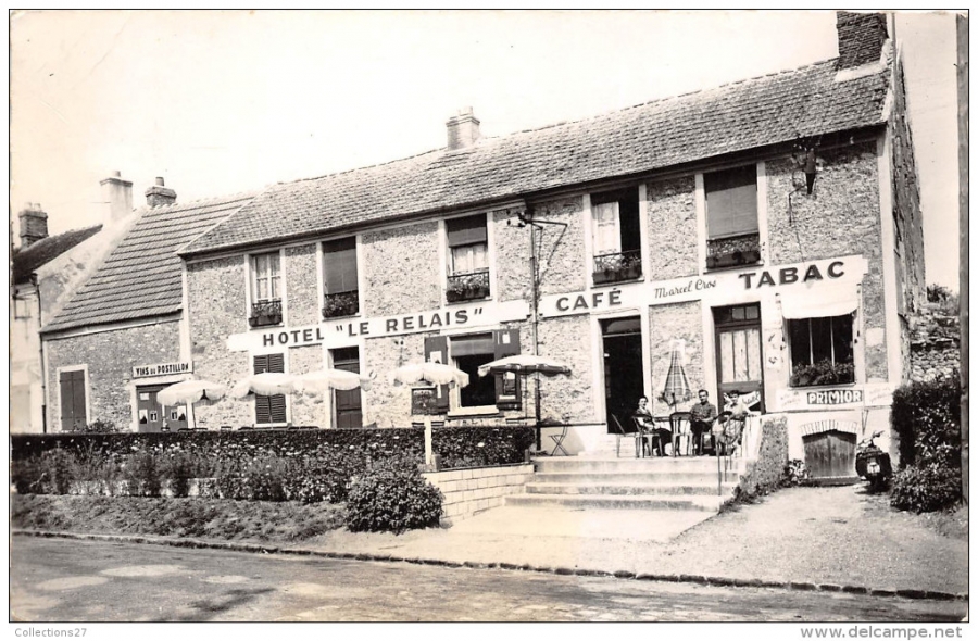 maison-cros-tabac-cabine-telephonique